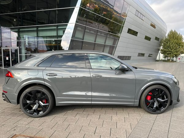 Audi RSQ8 Nimbusgrau perleffekt – Bild 2